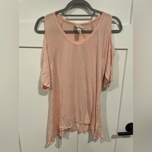 NEON SOUL BLUSH PINK TOP SIZE SMALL WITH CUTOUT SLEEVES